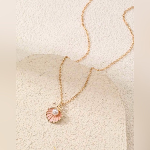 Pink Shell Pendant Necklace - Picture 1 of 3